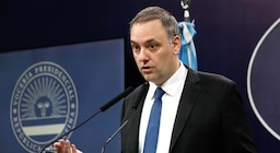 Manuel Adorni le respondió a Mauricio Macri: “Mal que le pese, el Gabinete lo elige el Presidente”