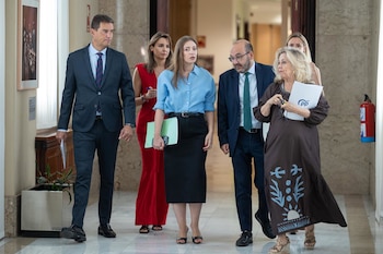 26/08/2026 La portavoz del PP en el Congreso, Ester Muñoz (c), a su llegada a la Junta de Portavoces en el Congreso de los Diputados, en la sala Mariana Pineda, a 26 de agosto de 2026, en Madrid (España).
POLITICA
Jesús Hellín - Europa Press