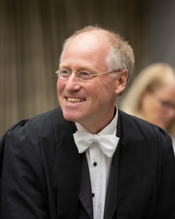 Claus Kreß advirtió que desmontar la JEP y retirar a Colombia de la CPI no extinguiría la competencia de la Corte Penal Internacional sobre hechos cubiertos por el Estatuto de Roma - crédito Universidad de Colonia