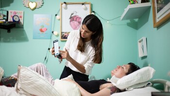 Brindis, música y un funeral