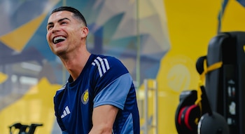 Tras superar una lesión que imposibilitó su asistencia al histórico Estadio Azteca, el capitán luso se reincorpora a Al-Nassr justo antes de la jornada 27. (X/ @AlNassrFC_EN)