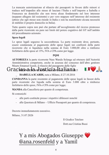 Documento judicial en italiano, texto superpuesto en español, bandera de Italia, corazón rojo, manos rezando y un corazón rojo final
