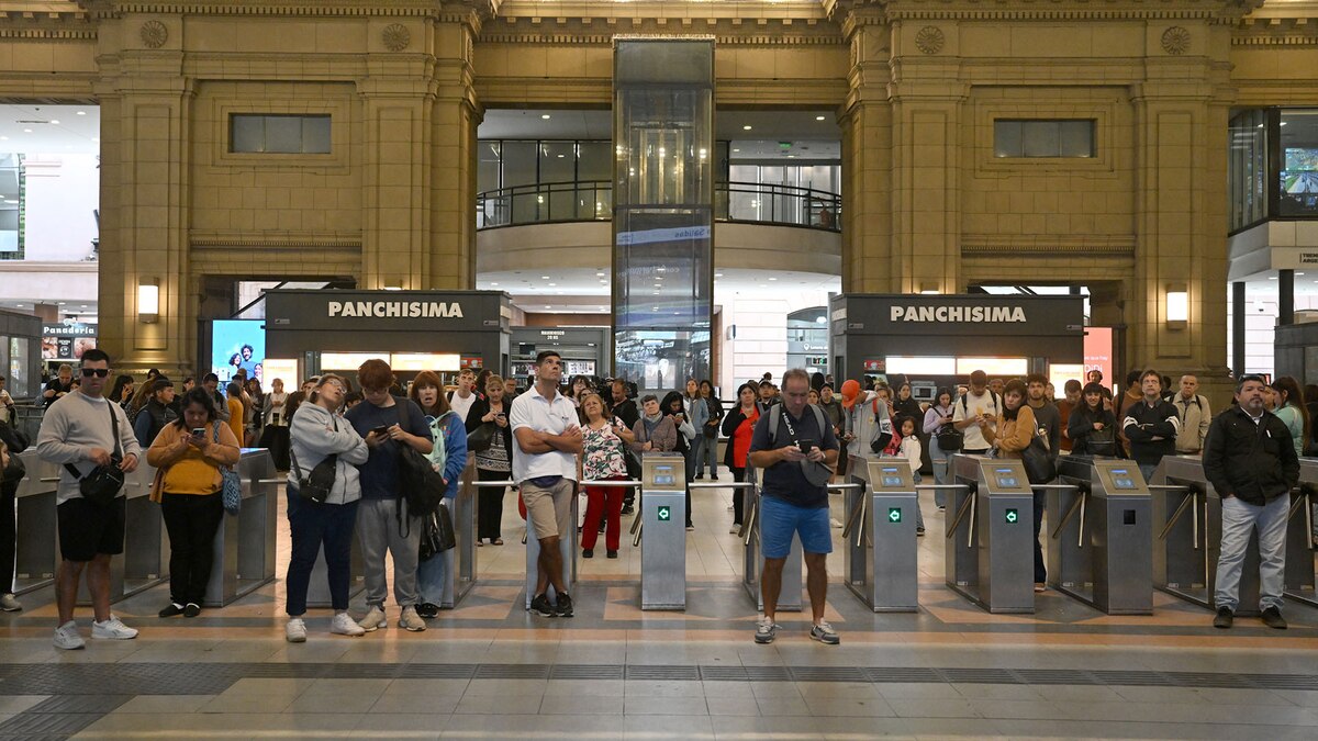 Se levantó la medida de fuerza de los maquinistas de trenes y el servicio se normaliza tras el malestar de los pasajeros