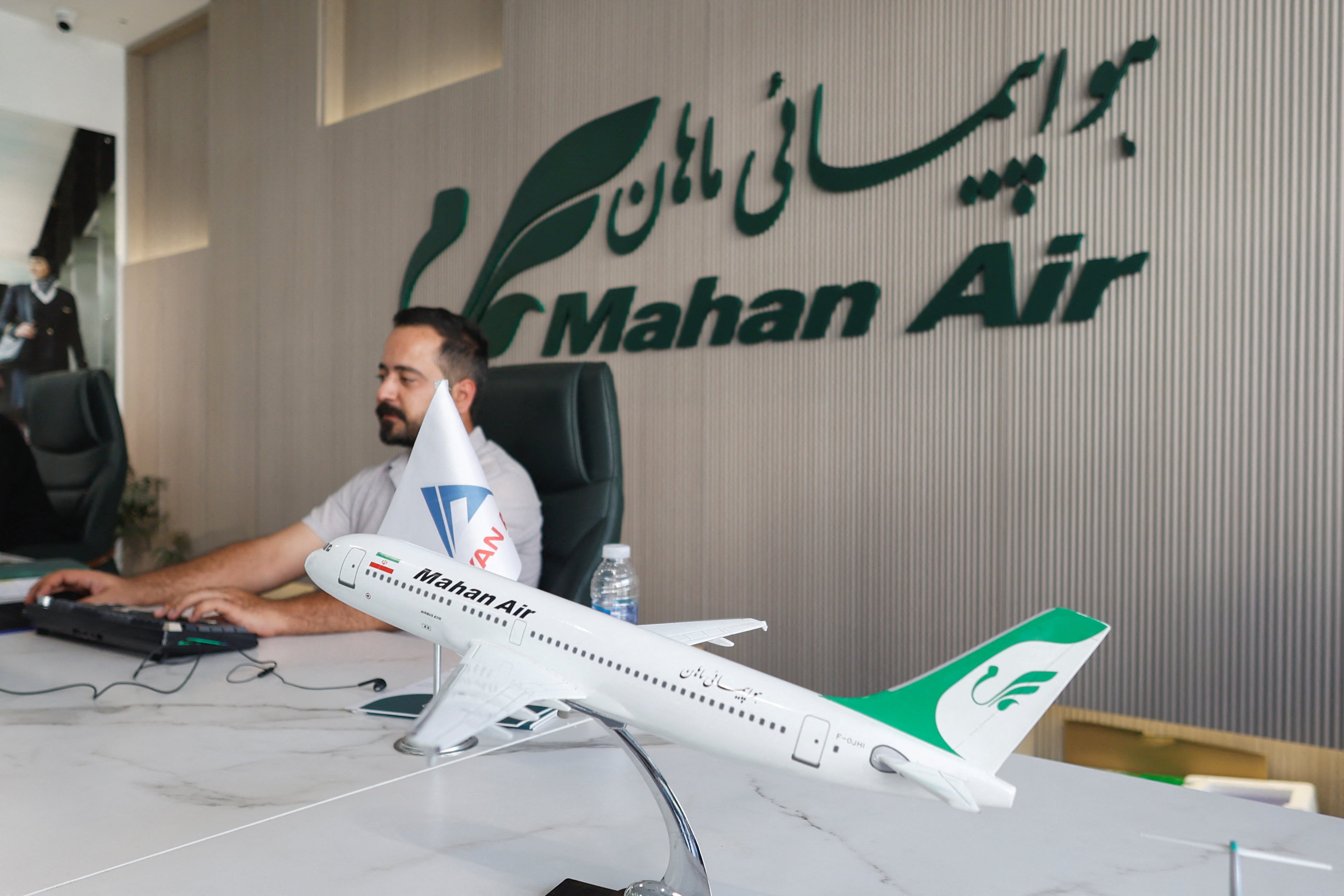 Irán registra las primeras cancelaciones de vuelos horas antes de la  entrada en vigor de las sanciones estadounidenses - Infobae