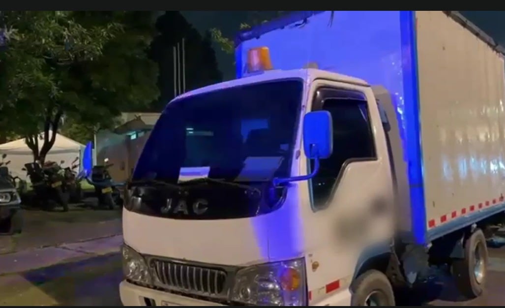 Los individuos, con antecedentes por múltiples delitos, fueron interceptados en flagrancia y se ordenó una medida de aseguramiento preventiva tras ser presentados ante un juez de control de garantías - crédito Policia Nacional