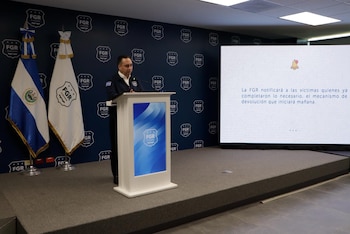 Rodolfo Delgado informó que el monto a devolver en esta primera etapa supera el millón de dólares y abarca depósitos de entre uno y cinco mil dólares. (Foto: Noticiero El Salvador)