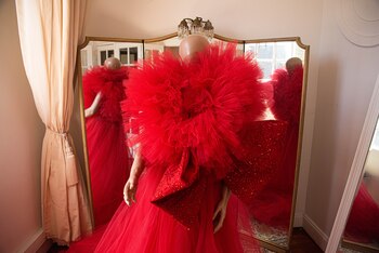 Volumenes y tul rojo, para