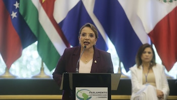 La presidenta hondureña anuncia "programa