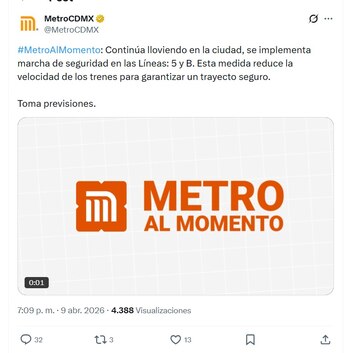 Captura de pantalla de un tuit del Metro CDMX mostrando el logotipo naranja "METRO AL MOMENTO" sobre un fondo blanco cuadriculado