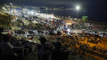 Última hora de la crisis migratoria de Ceuta y el cruce masivo de la frontera con Marruecos, en directo: guardias civiles aseguran que se están produciendo nuevas entradas “masivas”