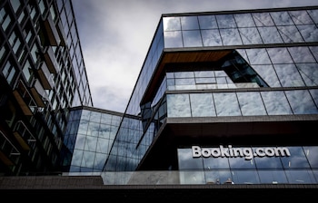 Imagen de archivo del exterior de la sede de Booking.com en Ámsterdam, Países Bajos; Holanda). (EFE/EPA/KOEN VAN WEEL)