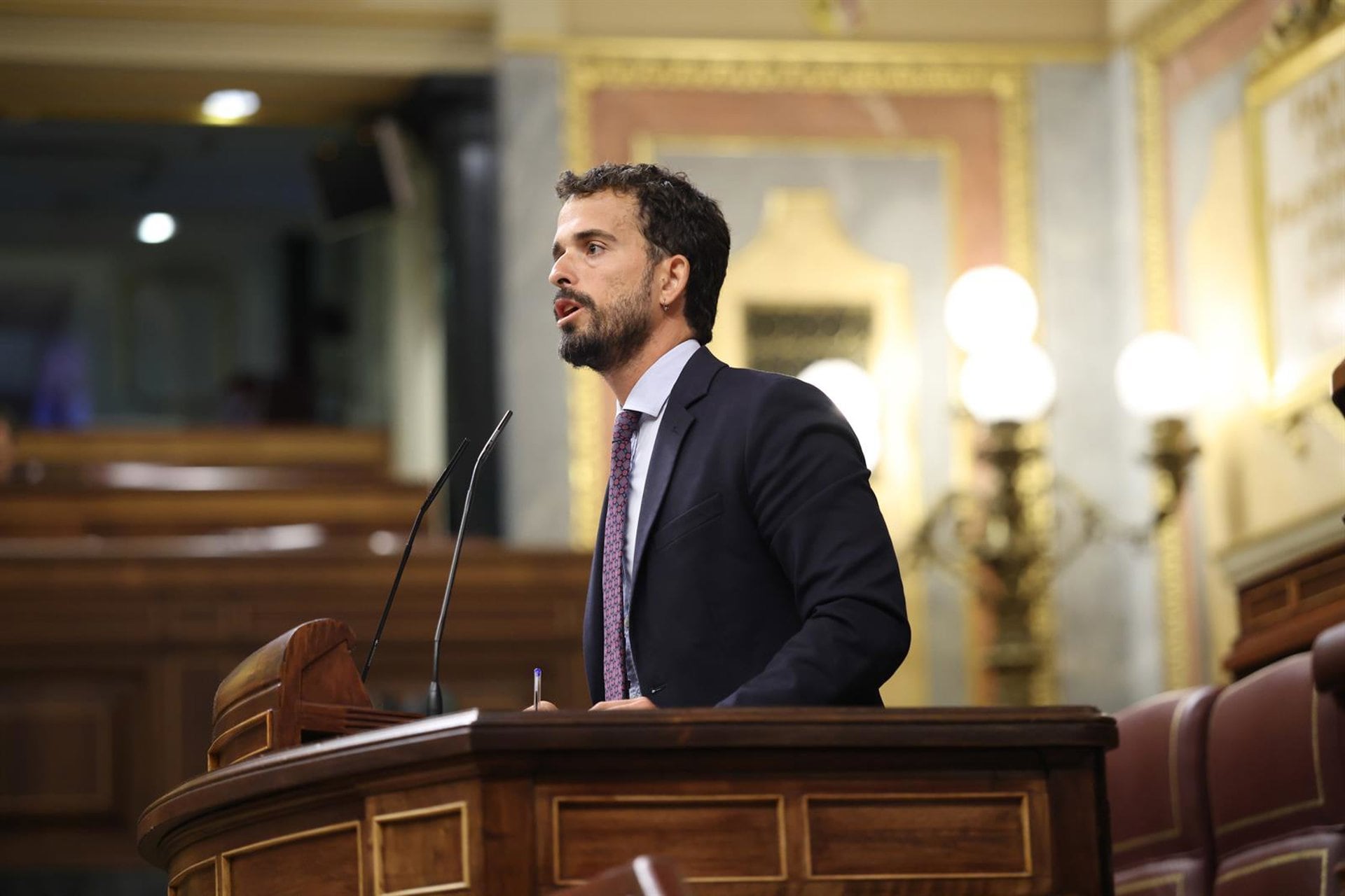 23/06/2026 El diputado de Vox Carlos Hernández Quero interviene durante una sesión plenaria, en el Congreso de los Diputados, a 23 de junio de 2026, en Madrid (España). El Hemiciclo acoge una jornada parlamentaria marcada por la toma en consideración de la reforma del Reglamento relativa a las sesiones de control al Gobierno impulsada por el Grupo Popular, la propuesta de VOX para modificar la Ley del Régimen Electoral General contra el fraude, así como el debate de iniciativas sobre el establecimiento de la prioridad nacional en prestaciones públicas y el impulso de la educación afectivo-sexual.POLITICA Alejandro Martínez Vélez - Europa Press