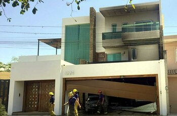 Al sitio acudieron equipos de