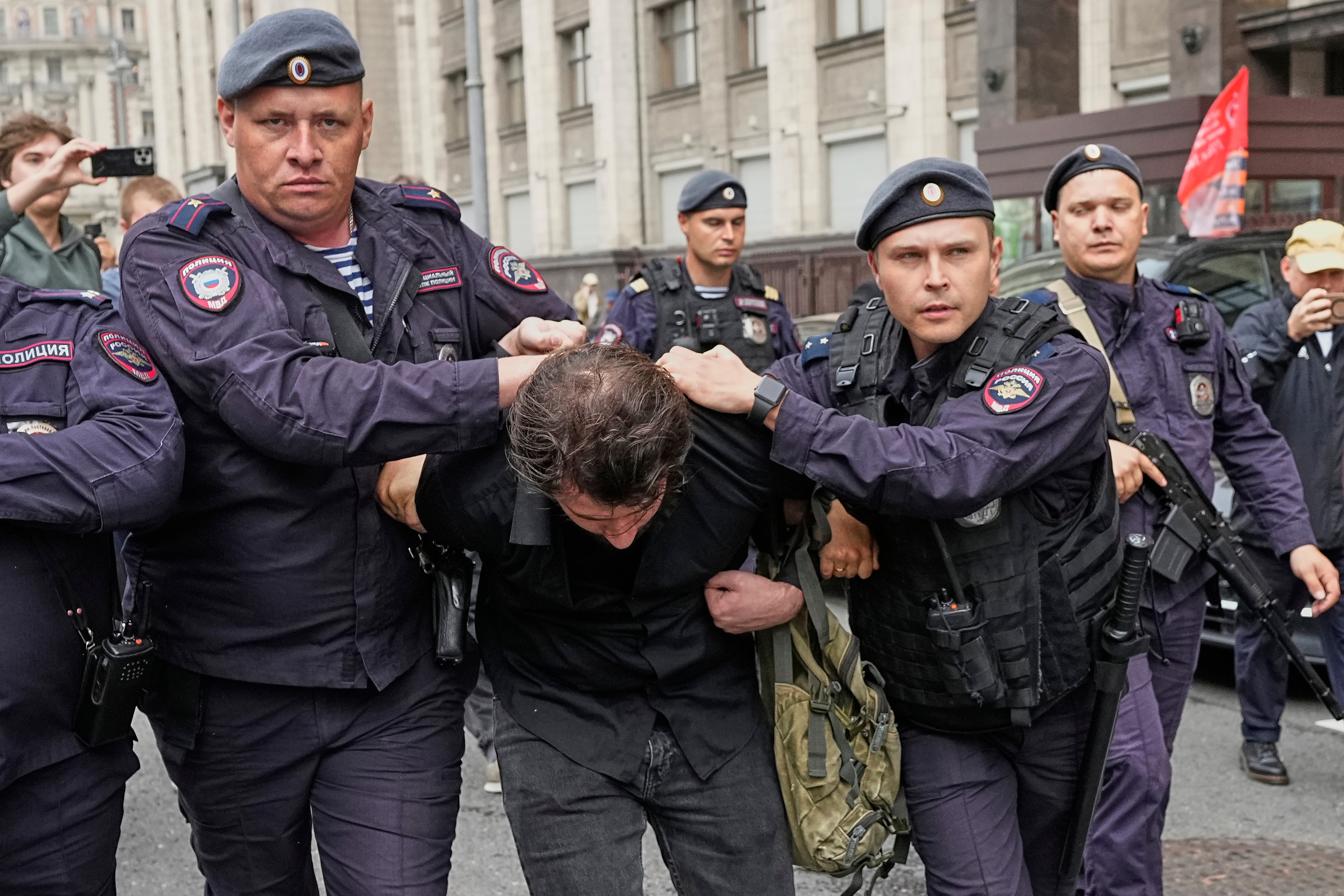 En los últimos días ha habido varias detenciones durante las protestas contra los bloqueos digitales en Rusia (AP Foto)