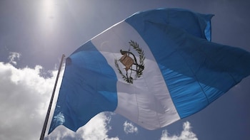 Guatemala conmemora con fervor cívico el Día de su Bandera Nacional
