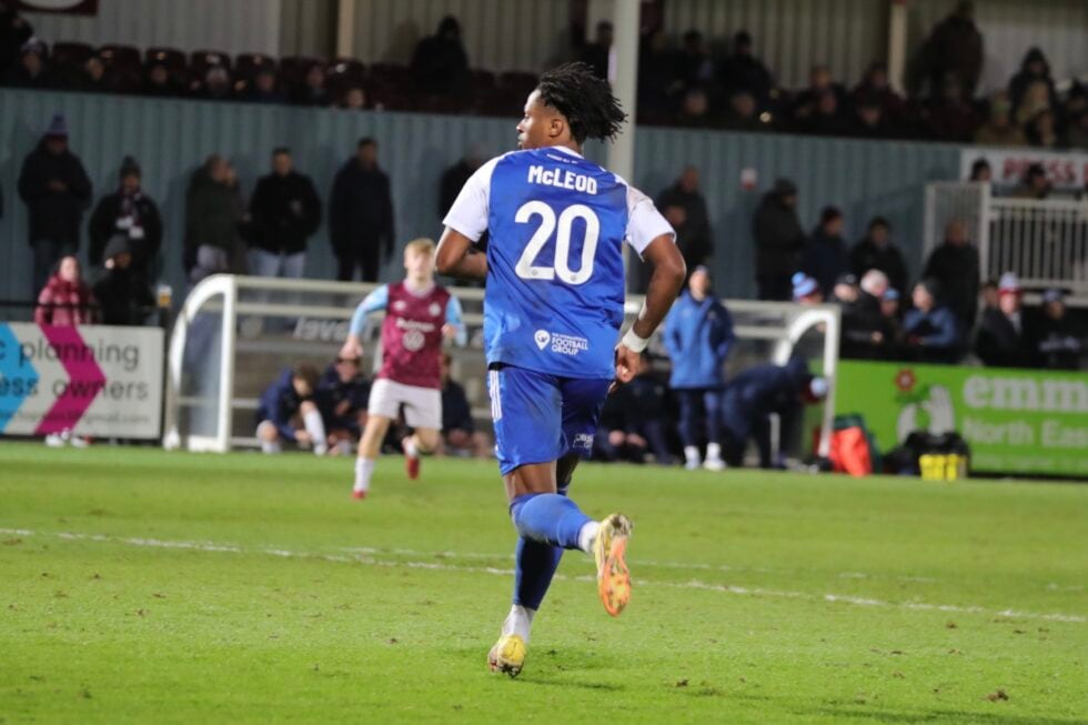 McLeod en acción por la National League North el martes pasado: horas después murió en un accidente de tránsito