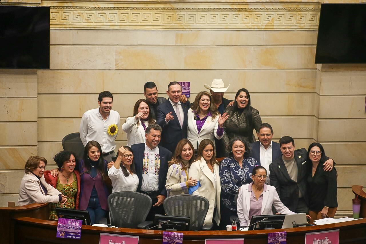 Un total de 1.286 mujeres aspiran a ocupar cargos en el Senado y la Cámara de Representantes frente a 1.858 hombres inscritos - crédito Prensa Senado