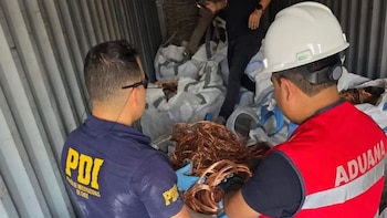 La policía desbarató la mayor banda de ladrones de cobre de Chile: lo fundían y enviaban a China