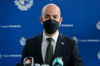 Juan González, Director para el