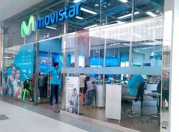 Movistar se ubicó en el tercer puesto tras elevar ligeramente su puntaje de 13,7 a 14,0, aunque sin alcanzar el umbral requerido.