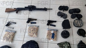 Parte de las armas aseguradas. Crédito: FGR