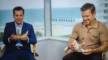 Matt Damon y John Leguizamo se emocionaron cuando les obsequiaron Caballitos de totora.
Fanáticos del Cine