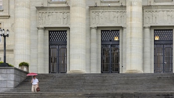 Ratifican en Suiza la condena a 20 años de prisión por crímenes de guerra contra un señor de la guerra liberiano