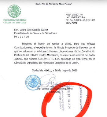 Minuta de la reforma judicial sellada en el Senado. (X/@LauraBruges)