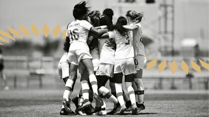 Día Internacional del Fútbol Femenino: una lucha por el reconocimiento y apoyo en el Perú principalmente desde las gradas