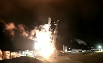El objetivo principal de la misión consiste en probar y validar el funcionamiento coordinado de sistemas de navegación, comunicaciones y energía en entorno orbital (captura de video)