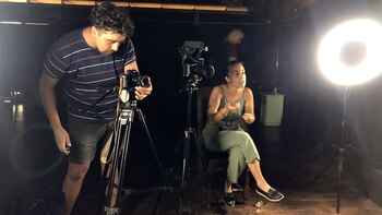 Nastia, en medio de su