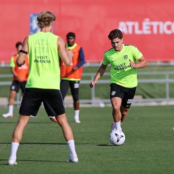 Julián Álvarez volvió a los entrenamientos del Atlético de Madrid junto al resto de sus compañeros (@Atleti)