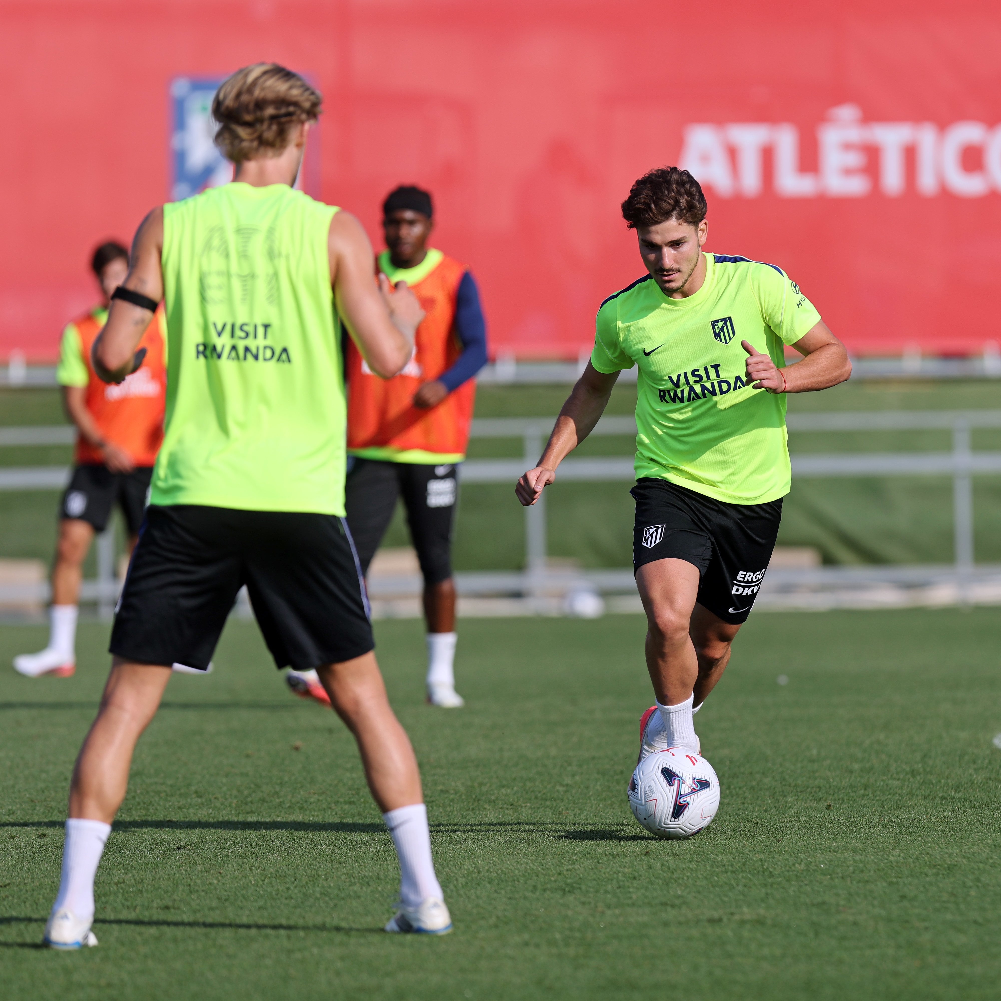 Julián Álvarez volvió a los entrenamientos del Atlético de Madrid junto al resto de sus compañeros (@Atleti)