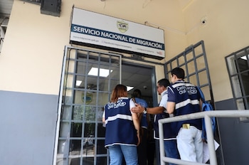 La Defensoría del Pueblo realizó una inspección en Migración para identificar y prevenir posibles situaciones de malos tratos hacia los migrantes. (Cortesía)