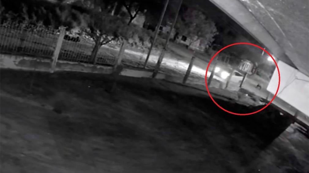 El momento en el que Romero cae desplomado y el auto se da a la fuga (Gentileza: Diario Panorama)
