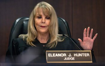 La jueza Hunter retomó el