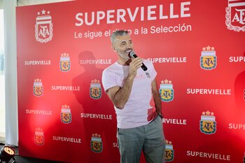 Sergio Goycochea presentó la nueva