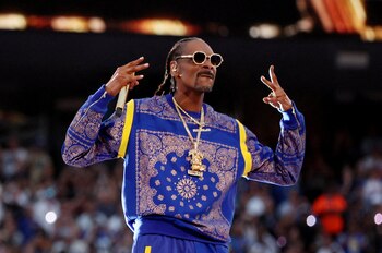 American Football - NFL - Super Bowl LVI Halftime Show - Cincinnati Bengals v Los Angeles Rams - SoFi Stadium, Inglewood, California, United States - February 13, 2022 Snoop Dogg performs during the halftime show REUTERS/Mike Segar TPX IMAGES OF THE DAY