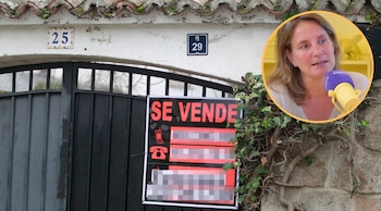 Casa con un cartel de