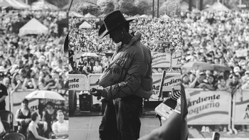 Cantante de música popular se