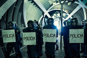 Polícia de choque, equipada