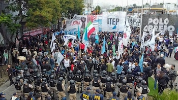 Marchas y piquetes: los movimientos sociales cortarán accesos en rechazo a la baja del programa Volver al Trabajo