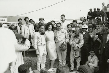 Elvira Quintana, actriz mexicana, junto