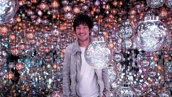 El colectivo teamLab explora las