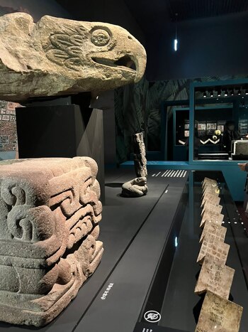 Pieza de "Aztecas" en el