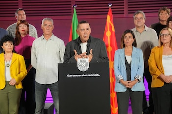 19/10/2026 El secretario general de EH Bildu, Arnaldo Otegi, durante la presentación de candidatos que encabezan la lista al Congreso, a 19 de octubre de 2026, en San Sebastián, Guipúzcoa, País Vasco (España). El secretario general de EH Bildu ha presentado a los 24 candidatos para las elecciones del 29N
POLITICA
Unanue - Europa Press