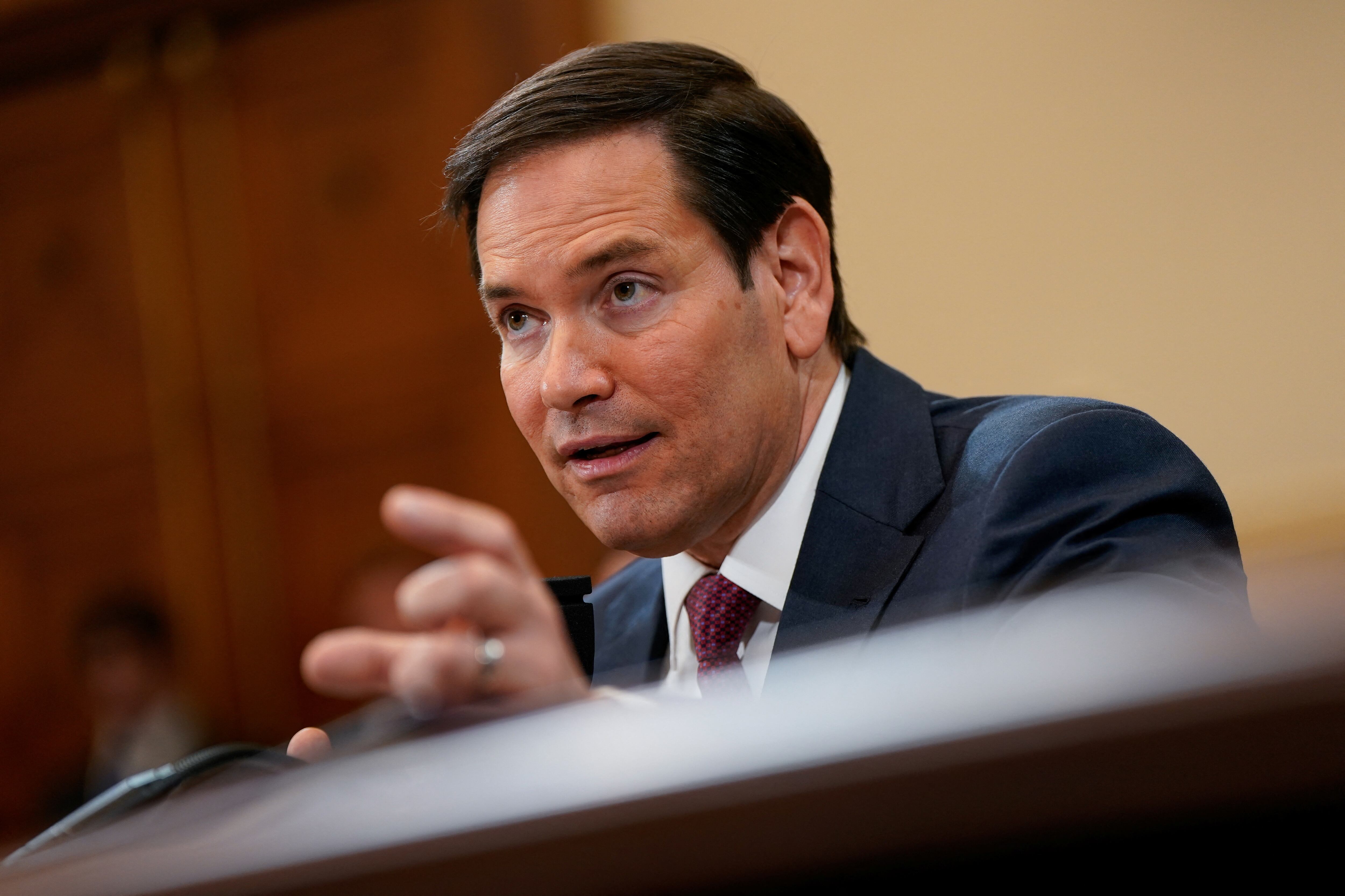 El secretario de Estado Marco Rubio indicó que “el levantamiento de sanciones facilitará la provisión de electricidad, energía, agua y saneamiento, y permitirá una respuesta humanitaria más eficaz en toda Siria” (REUTERS/Elizabeth Frantz)