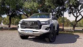 Nueva Hilux GR-Sport: mucho más