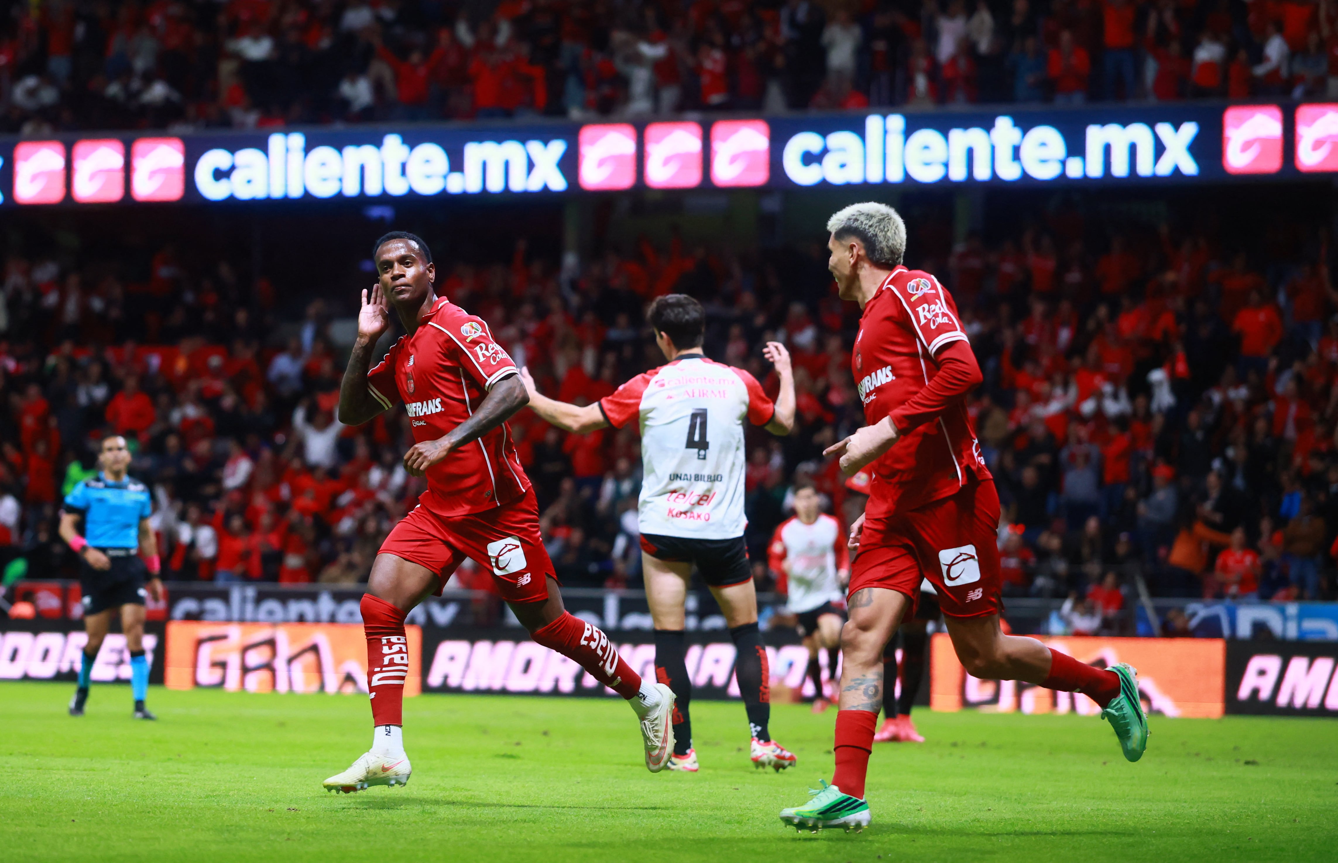 Federico Viñas y Helinho consiguieron la ventaja parcial para los Diablos en el segundo tiempo. REUTERS/Eloisa Sanchez