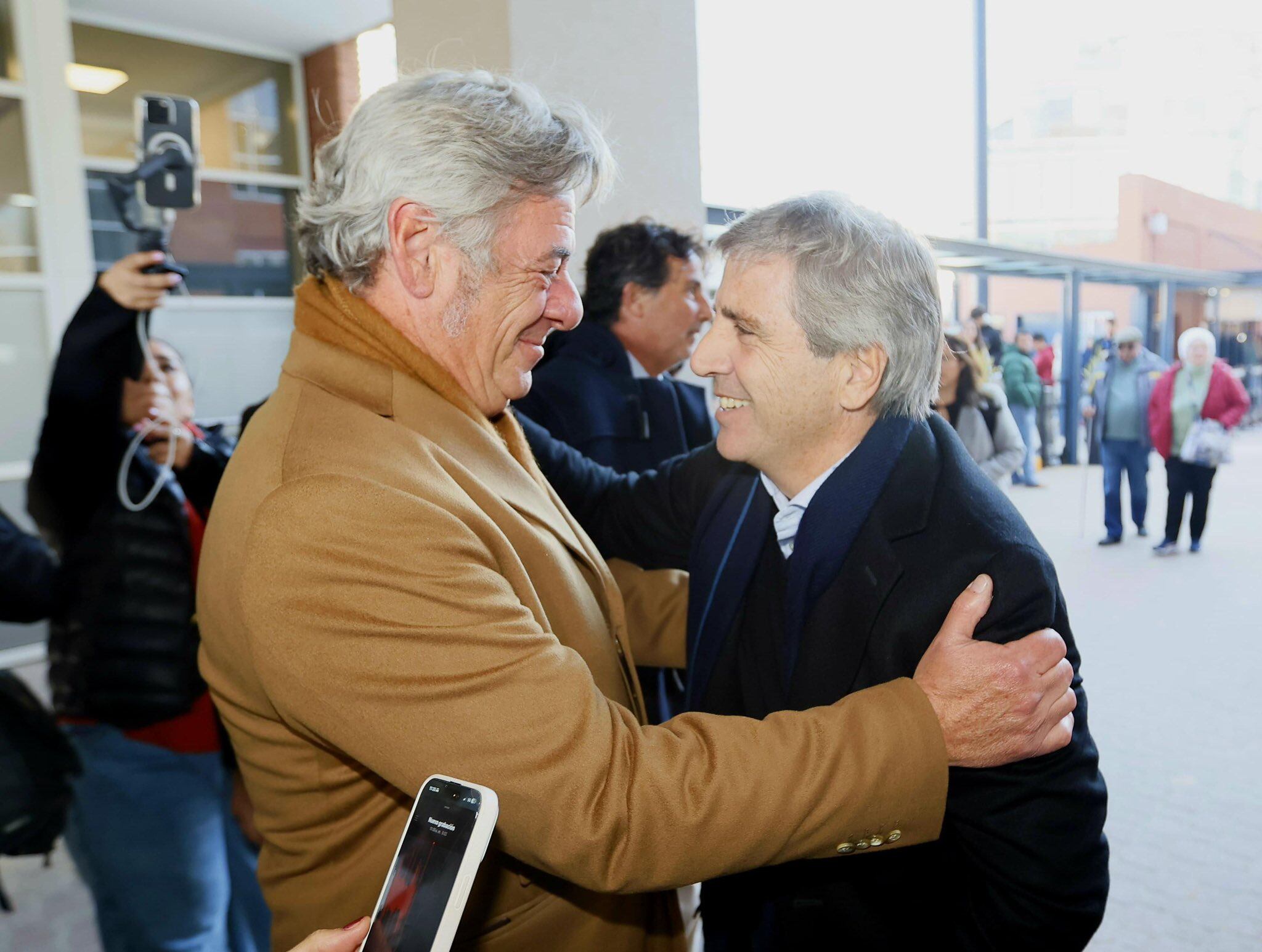 El presidente de la Sociedad Rural Argentina, Nicolás Pino, junto al ministro de Economía, Luis Caputo